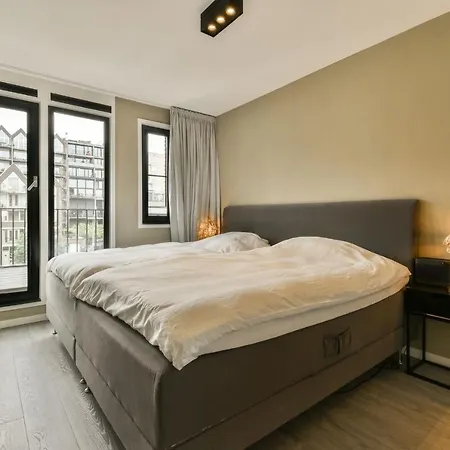 Fantastic Center Group - 4 Bedrooms Apartment